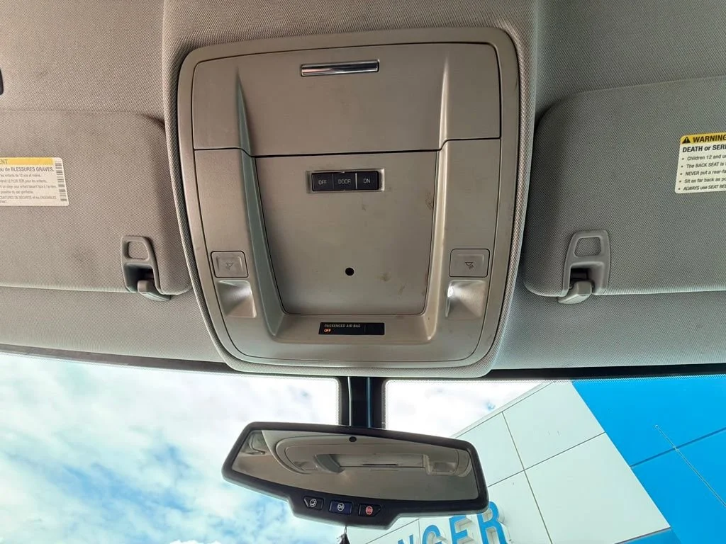 Used 2017 SUMMIT WHITE GMC DOUBL CAB 2WD 144 image 25