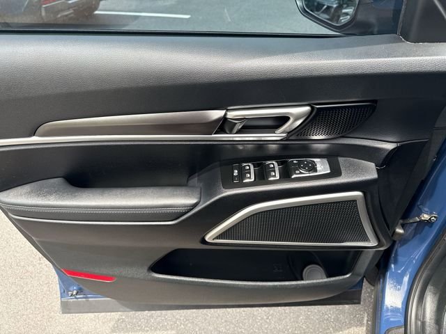 Used 2023 Black Kia S image 13