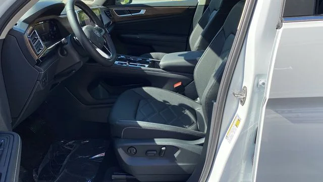 2026 Volkswagen Atlas SE w/Tech - Photo 12
