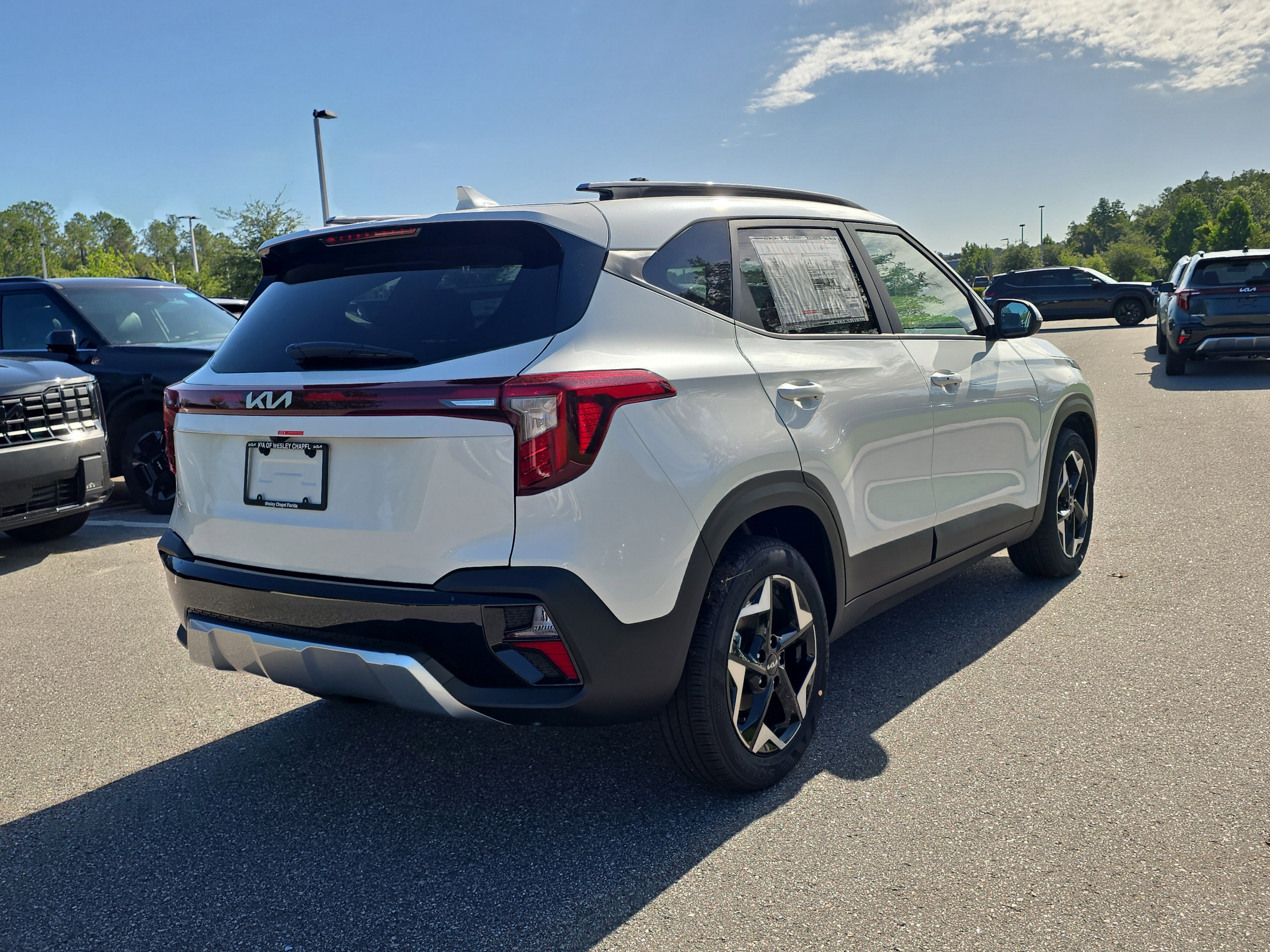 New 2026 Snow White Pearl Kia S image 8