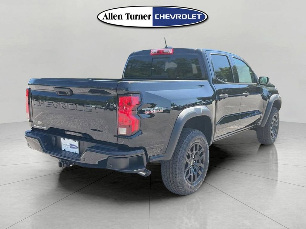 2026 Chevrolet Colorado Trail Boss - Photo 4