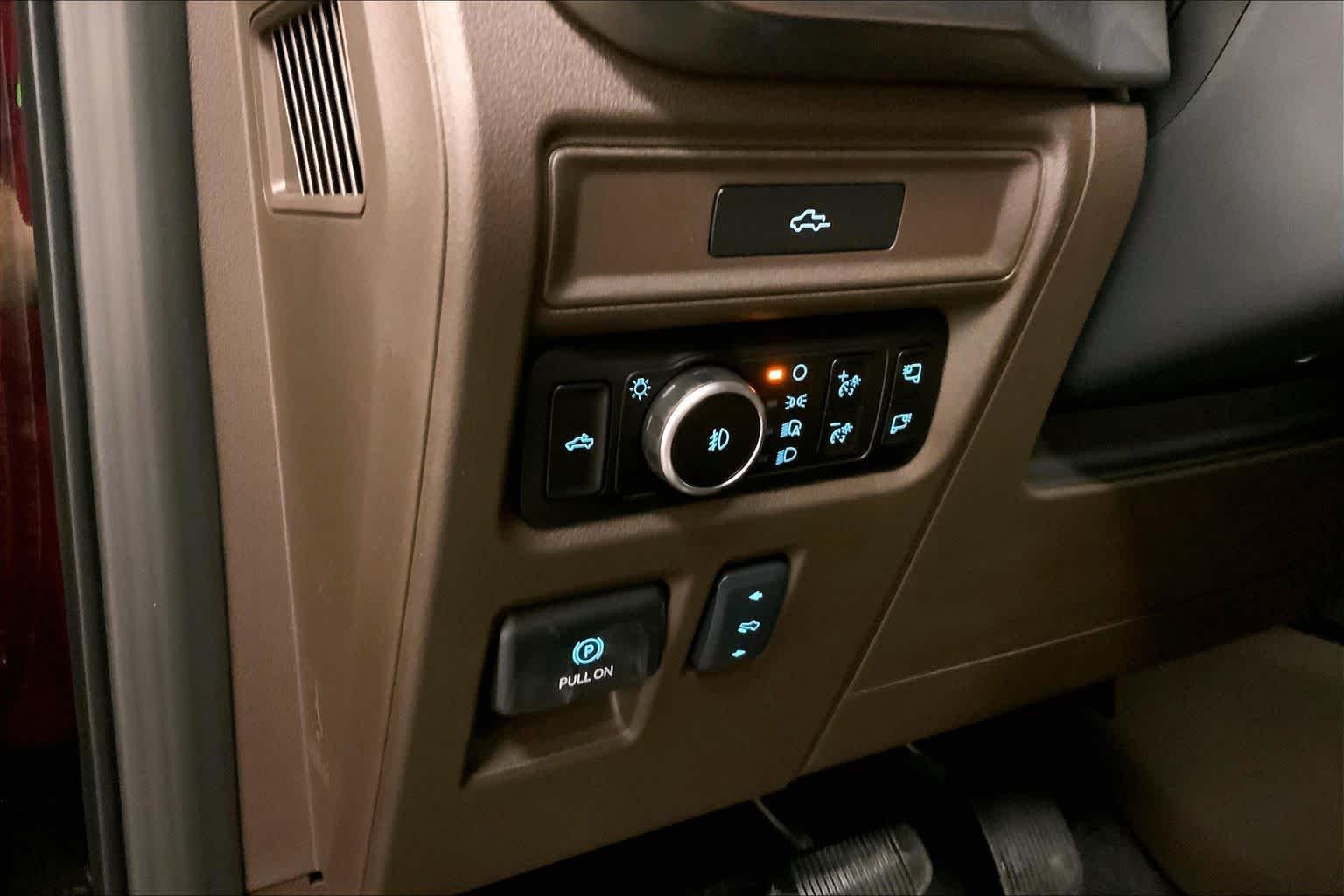 New 2026 Agate Black Metallic Ford King Ranch® image 18