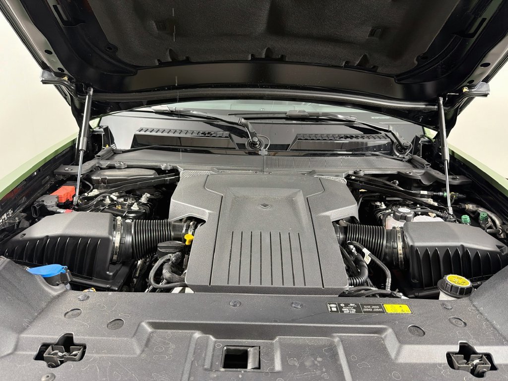 Used 2026 Black Land Rover OCTA Black image 32