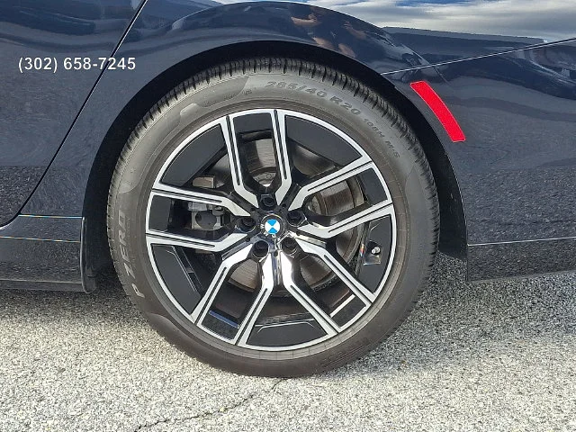 2026 BMW 7 Series 750e - Photo 8