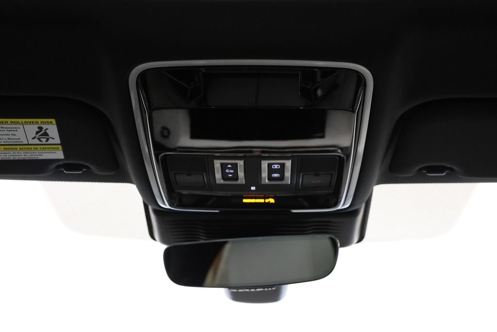 Used 2026 Varesine Blue Metallic Land Rover Dynamic SE image 14