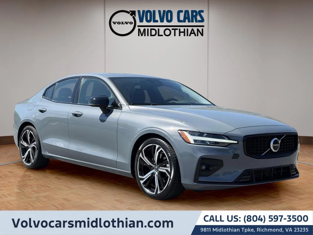 2023 Volvo S60 B5 Core Dark Theme's photo