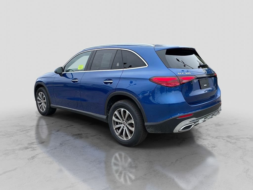 Used 2025  Mercedes-Benz GLC 300 image 5