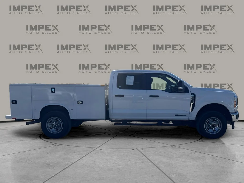 Used 2024 White Ford XL image 6