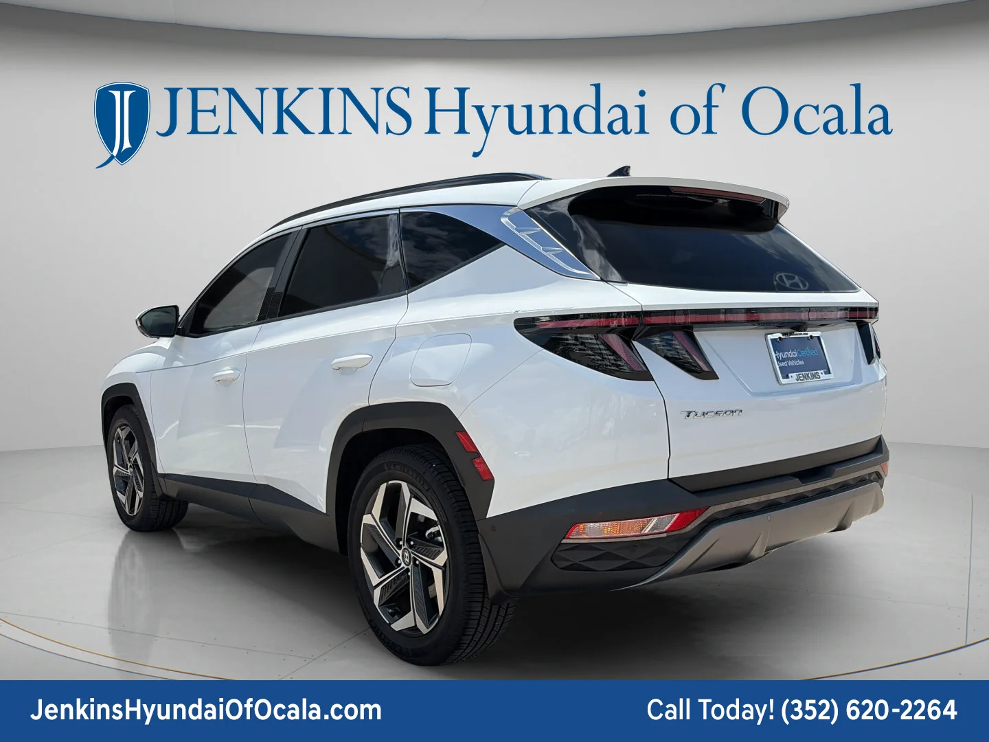 Used 2024 White Pearl Hyundai Limited image 5