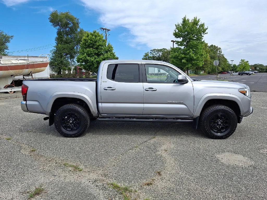 Used 2020 Silver Sky Metallic Toyota SR5 image 13