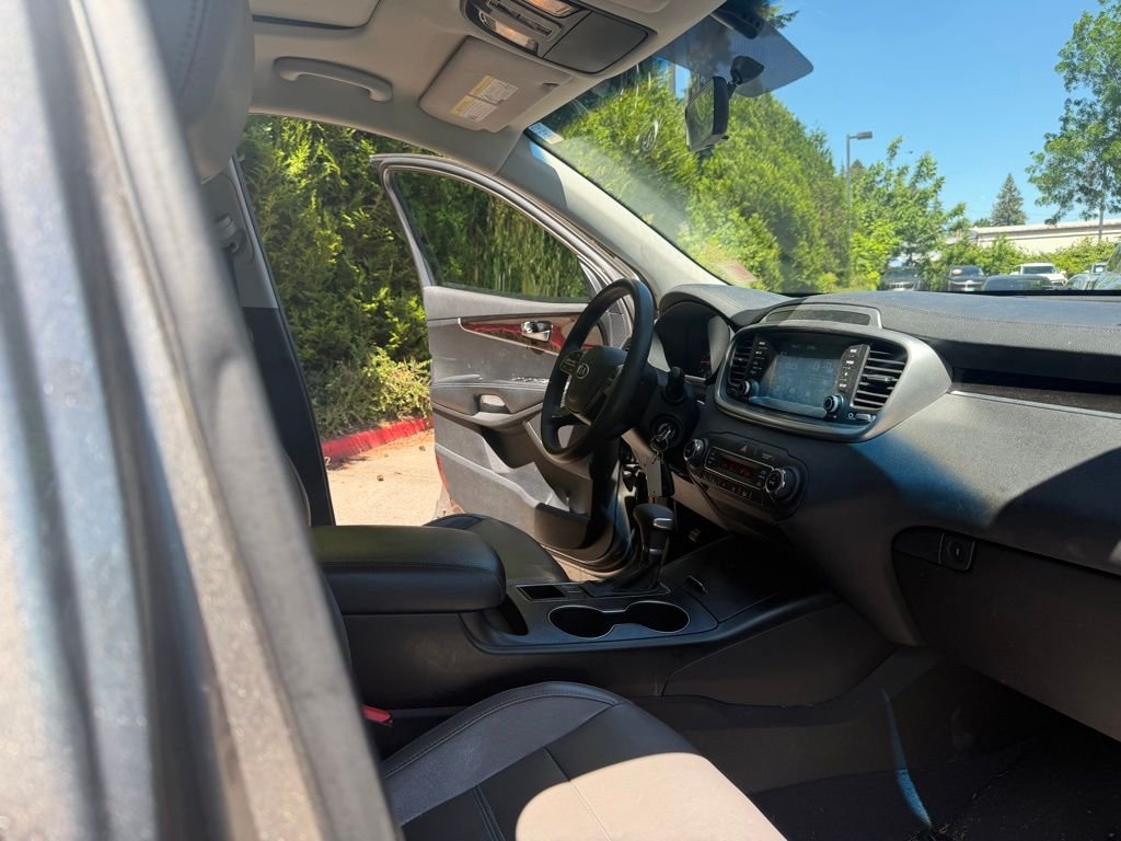 Used 2019 Titanium Silver Kia LX image 19