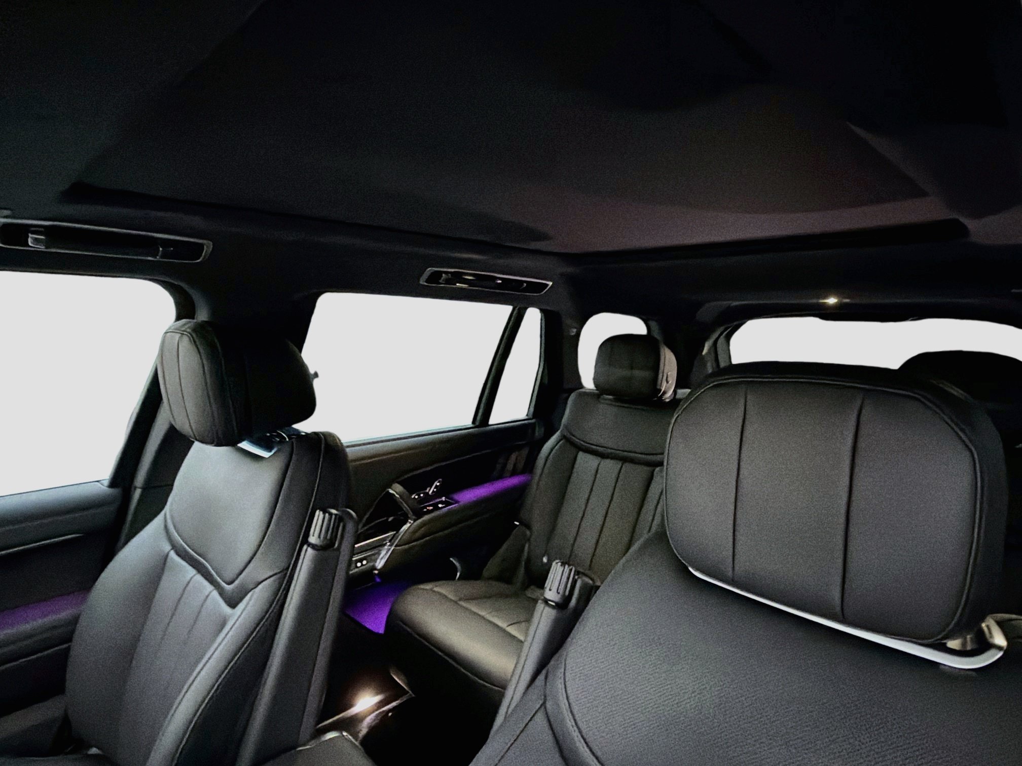 New 2027 Fuji White LAND ROVER  image 26