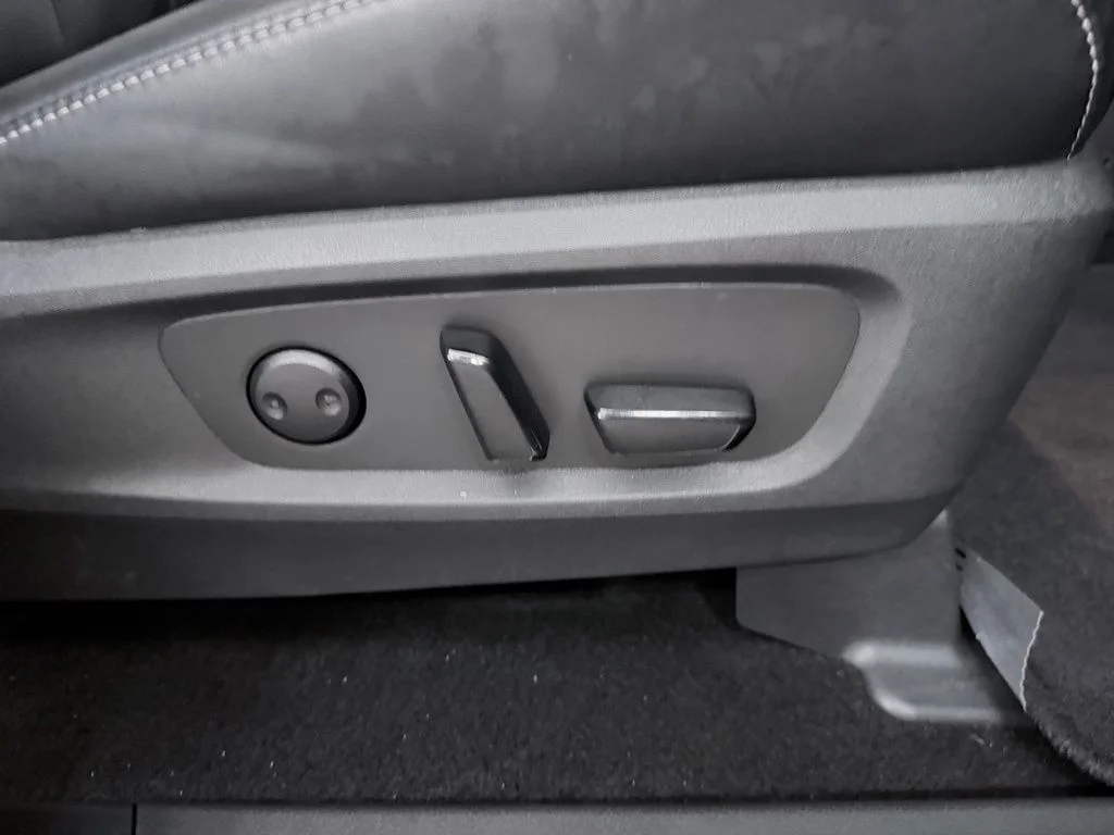 Certified Used 2023 Gray INFINITI LUXE image 47