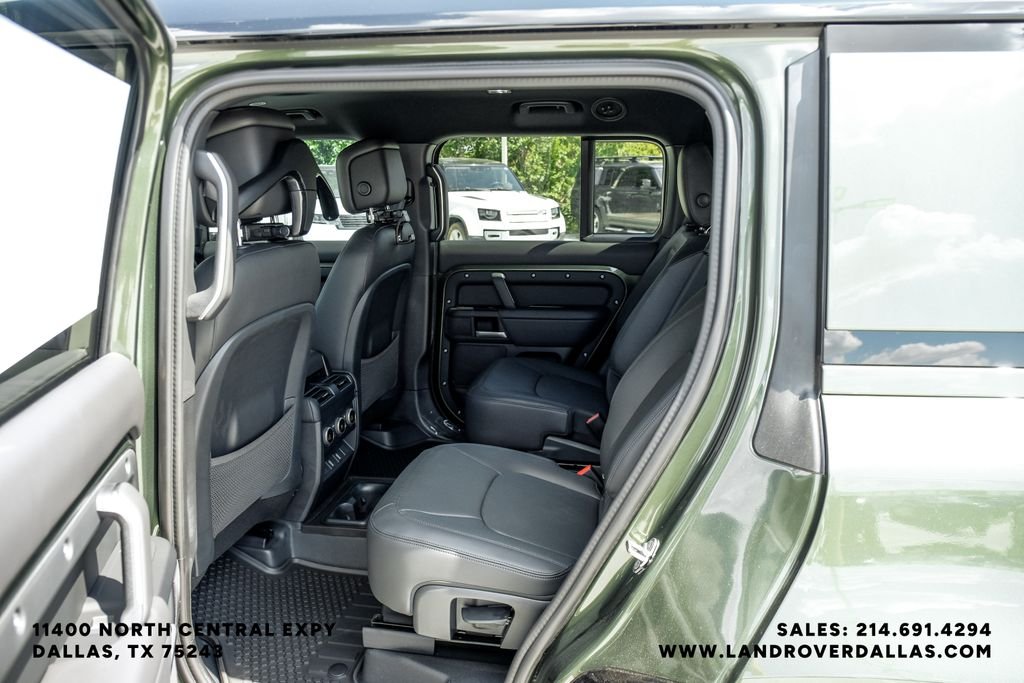 New 2026 Woolstone Green Metallic Land Rover X-Dynamic SE image 50
