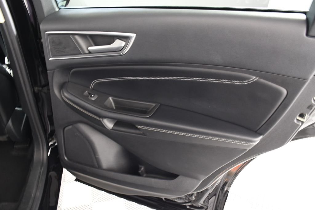 Used 2022 Agate Black Metallic Ford Titanium image 21