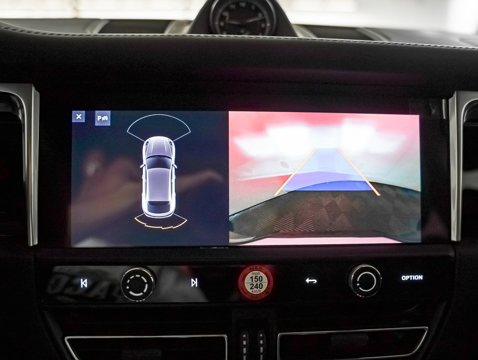 2025 Porsche Macan - Photo 21