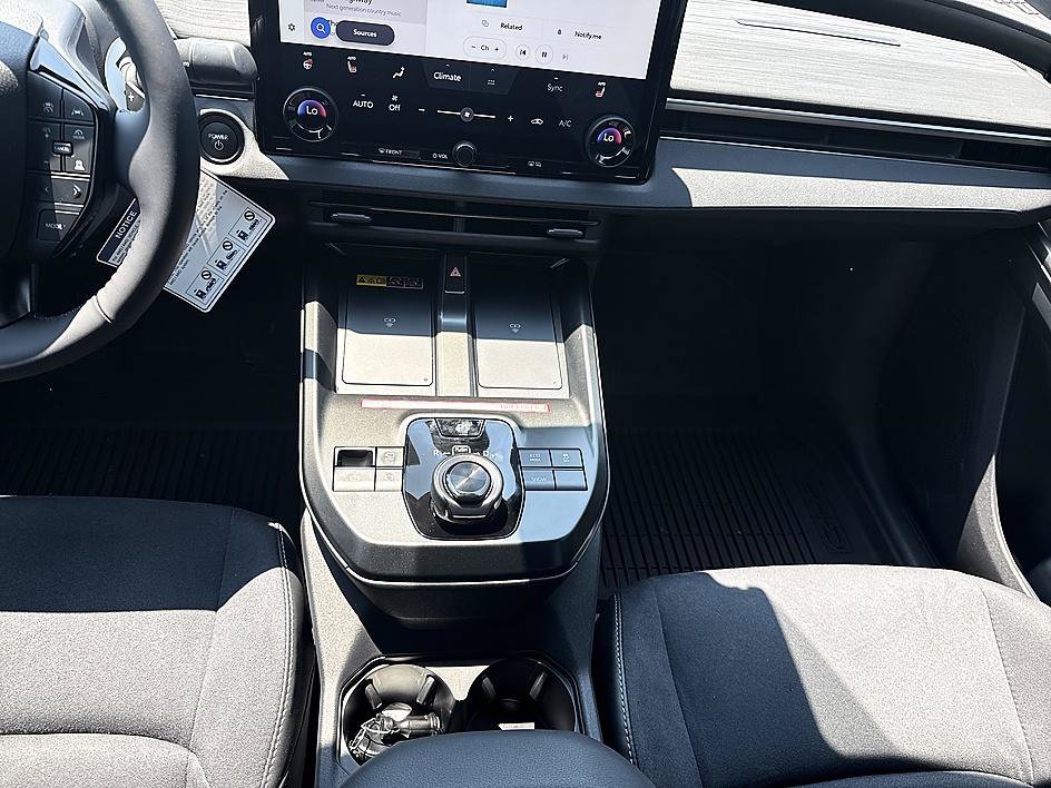 2026 Toyota C-HR XSE - Photo 18