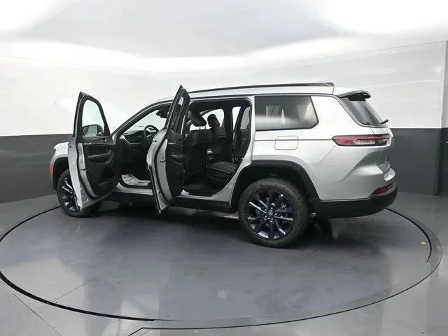 New 2026 Silver Zynith Jeep 85th Anniversary Edition image 34