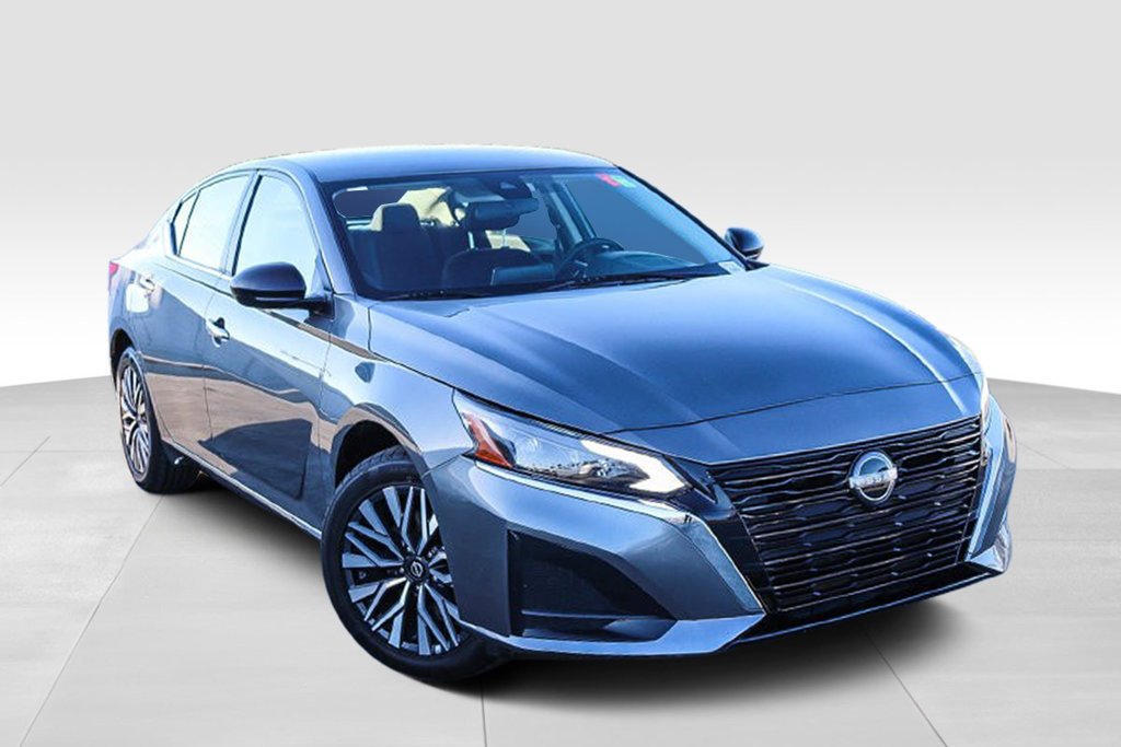 Used 2024 Nissan Altima SV with VIN 1N4BL4DW0RN421261 for sale in Claremont, CA