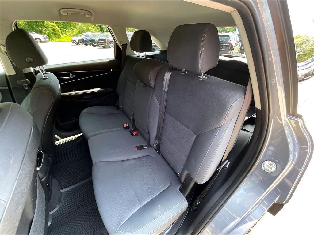 Used 2020 Silver Kia LX image 25