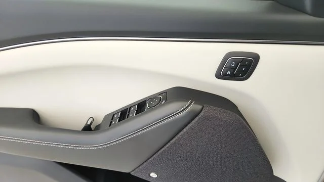 New 2026 Star White Metallic Tri-coat Ford Premium image 45