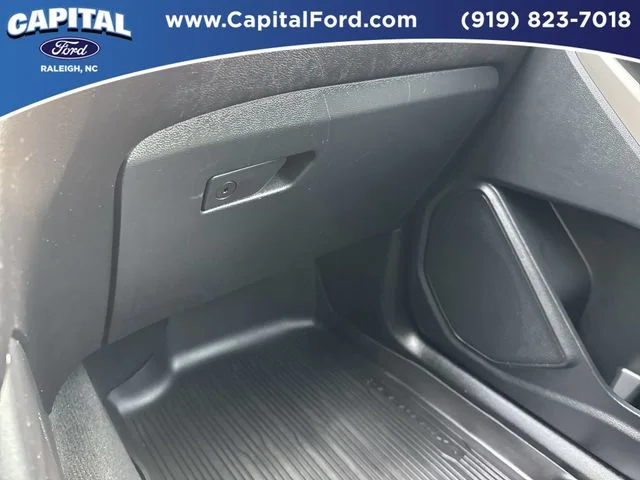 Used 2023 White Ford XLT image 28