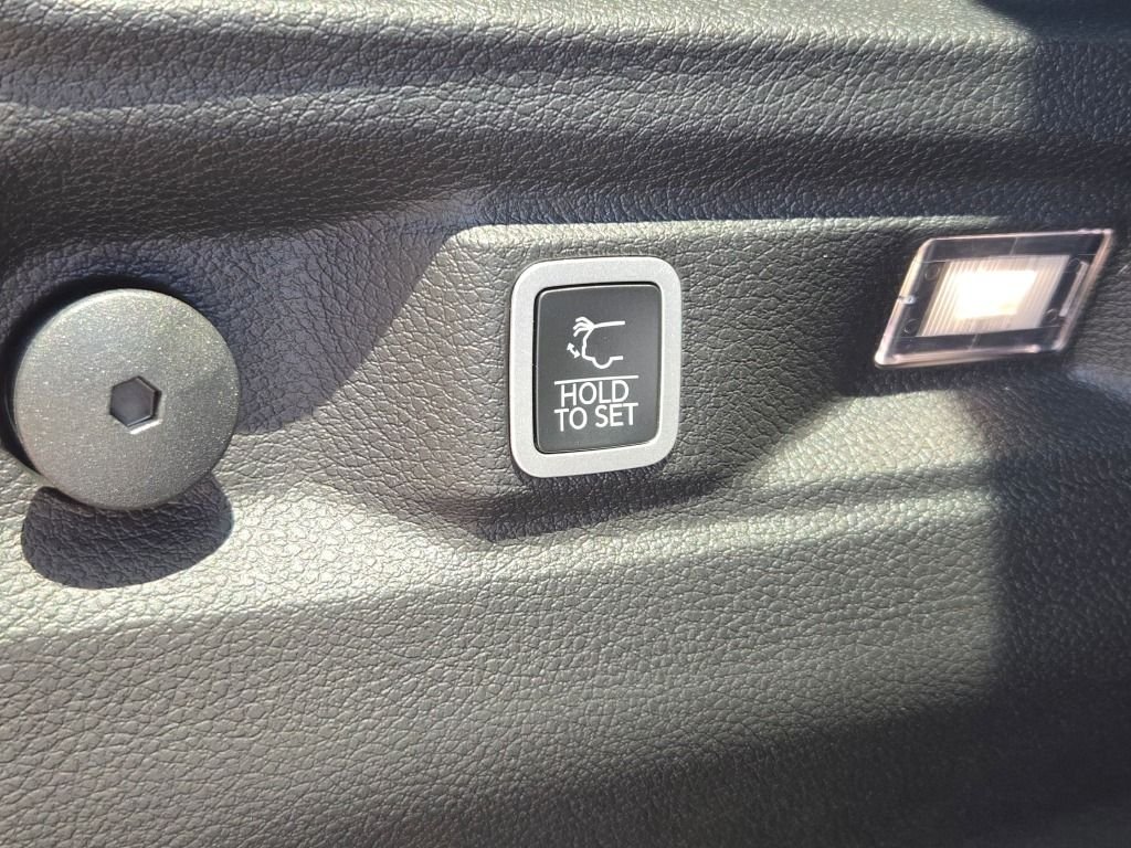 New 2026 Baltic Gray Metallic Clearcoat Jeep Limited image 18