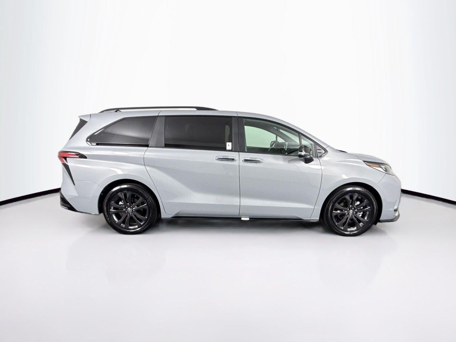 Certified Used 2025 Cement Toyota XSE 7-Passenger image 11