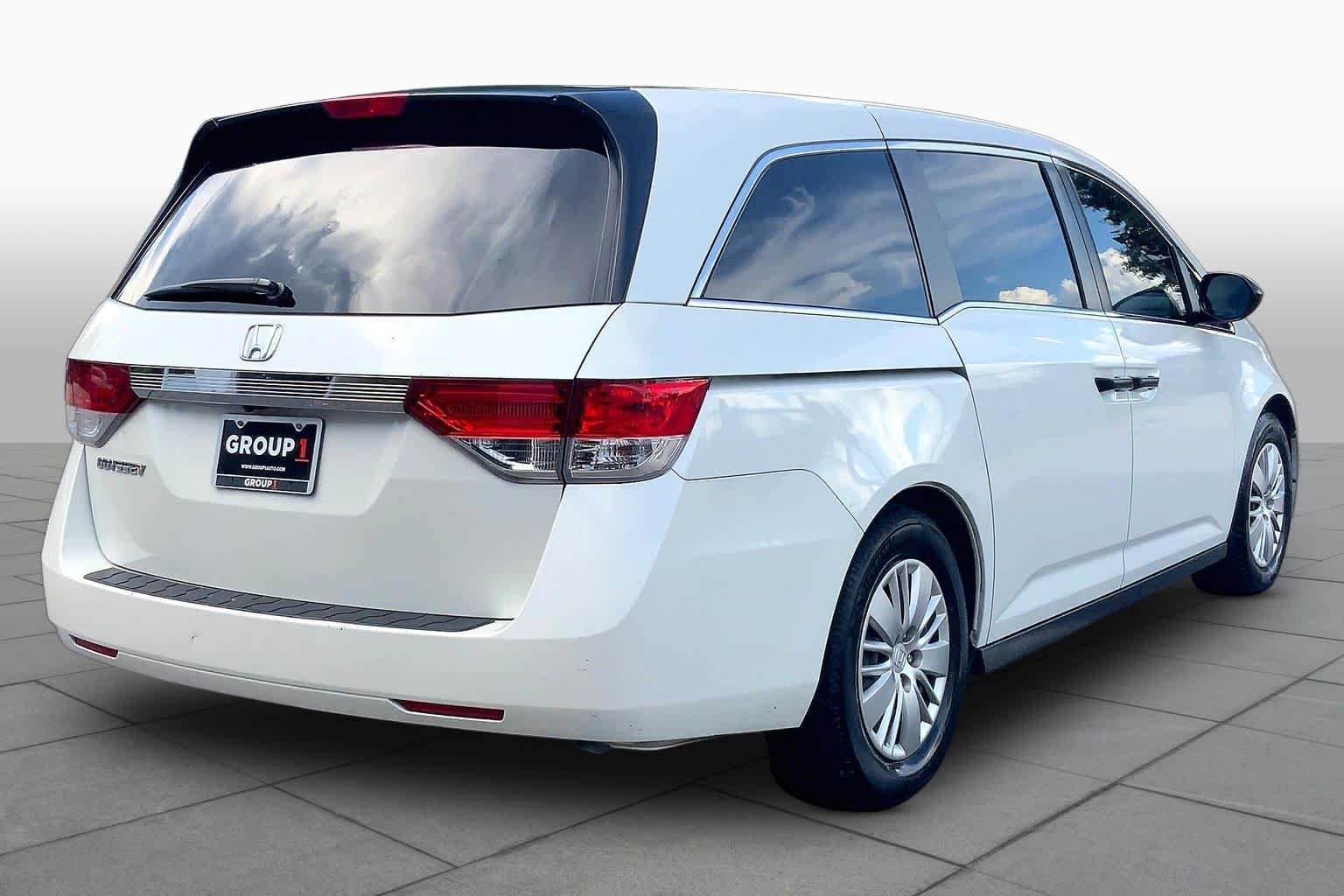 Used 2017 White Diamond Pearl Honda LX image 12