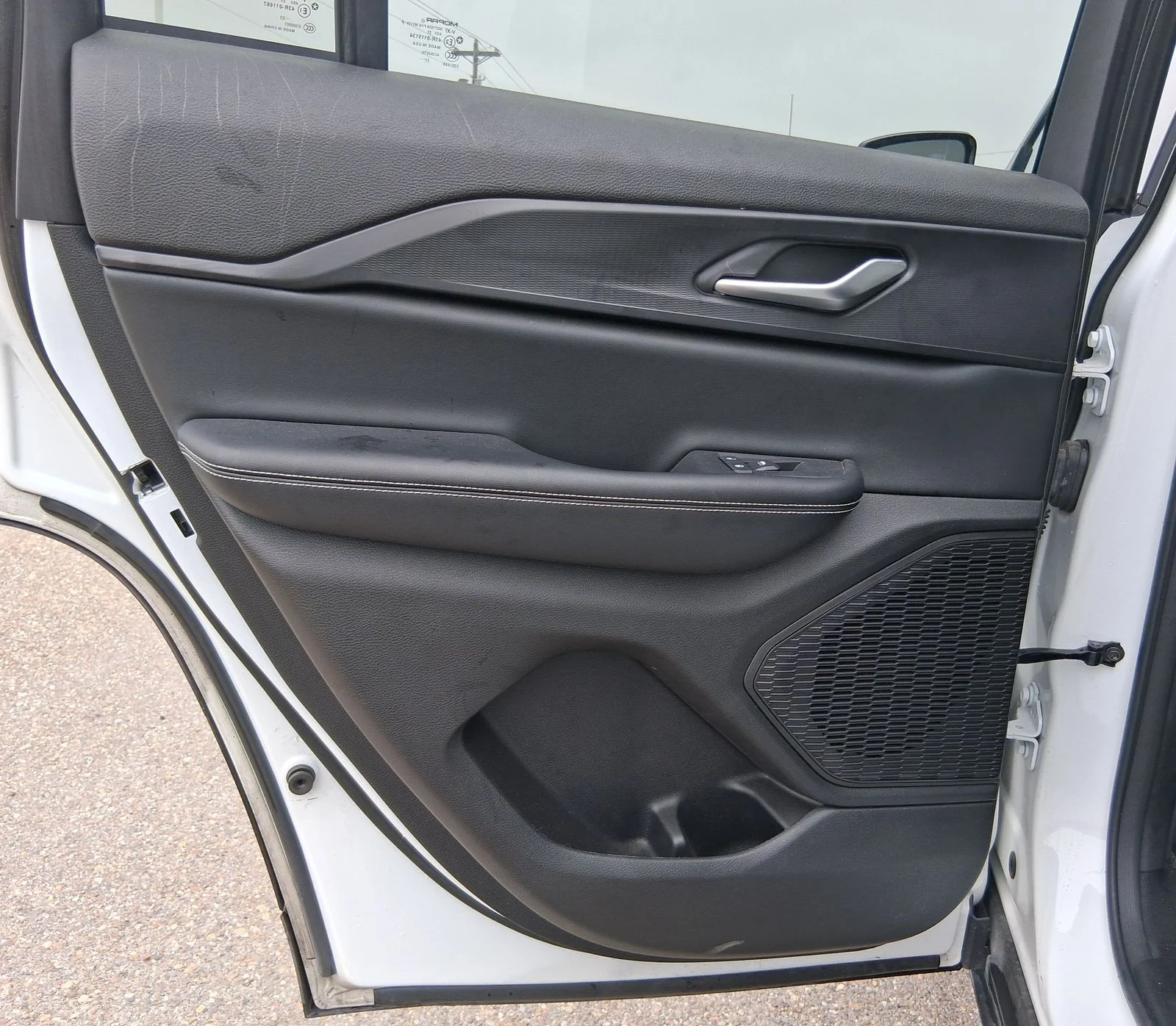 Used 2024 White Jeep Altitude image 16