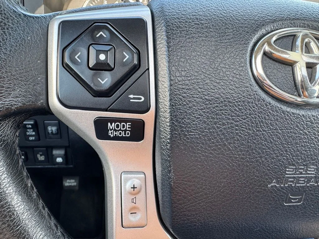 Used 2014 Black Toyota Platinum image 16