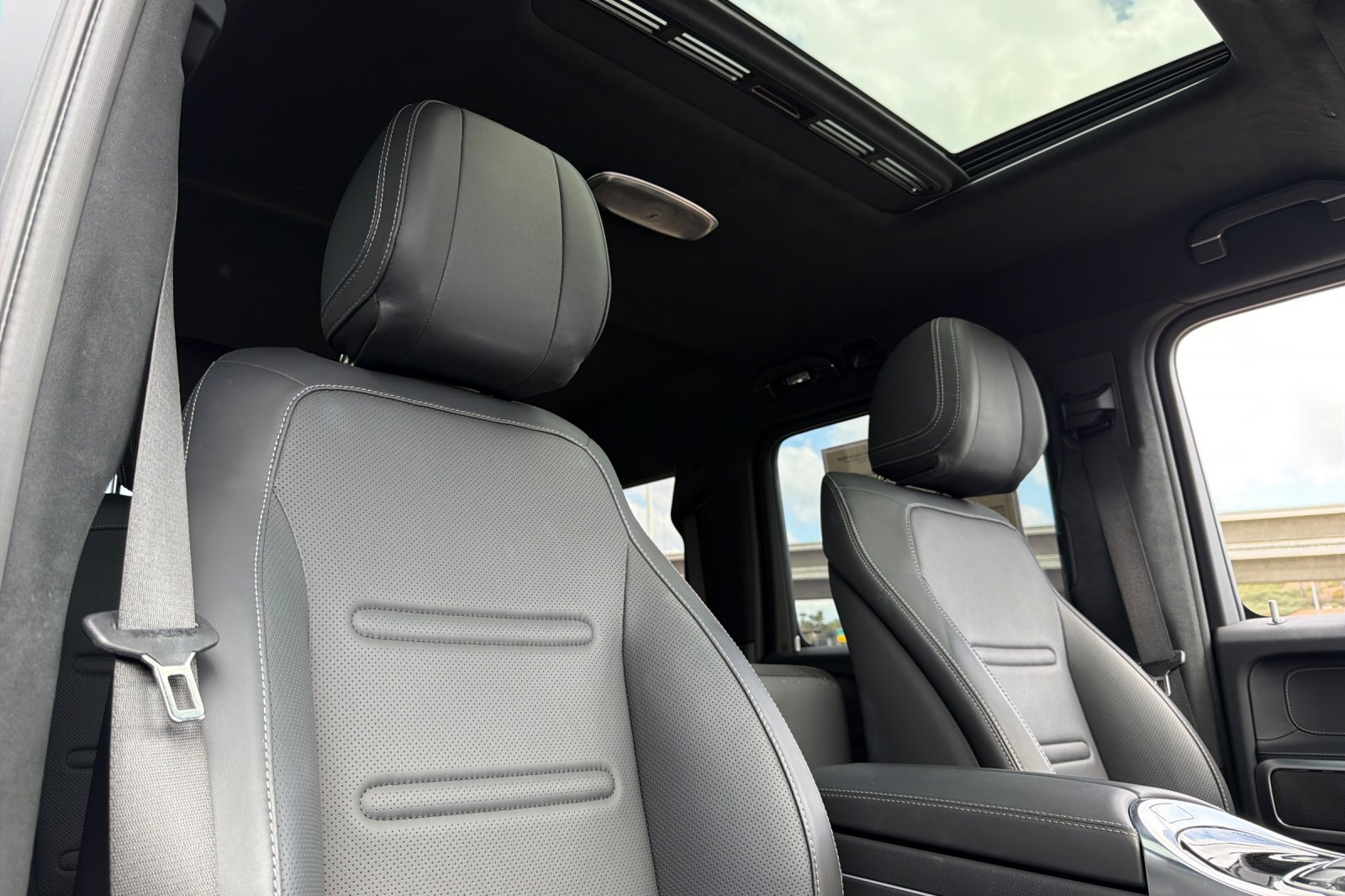 Certified Used 2025 Black Mercedes-Benz G 580 image 3