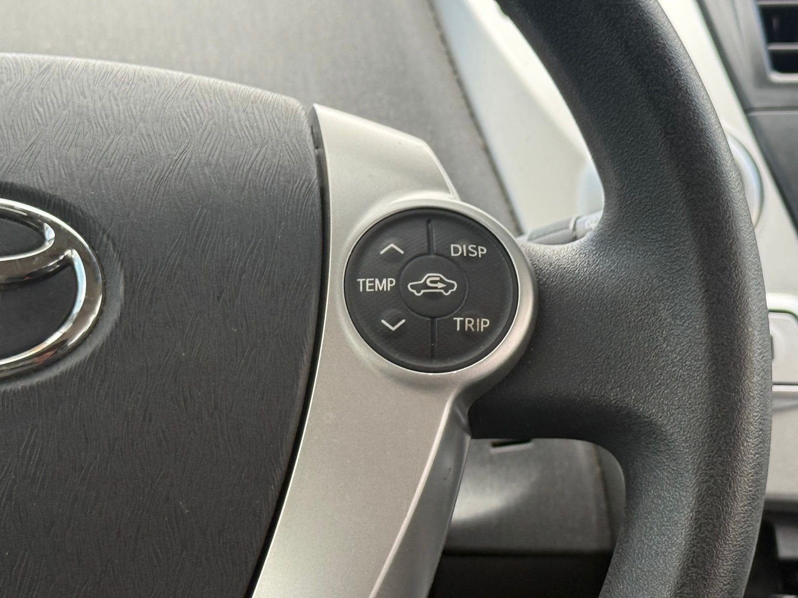 Used 2012 Blue Toyota Three image 28