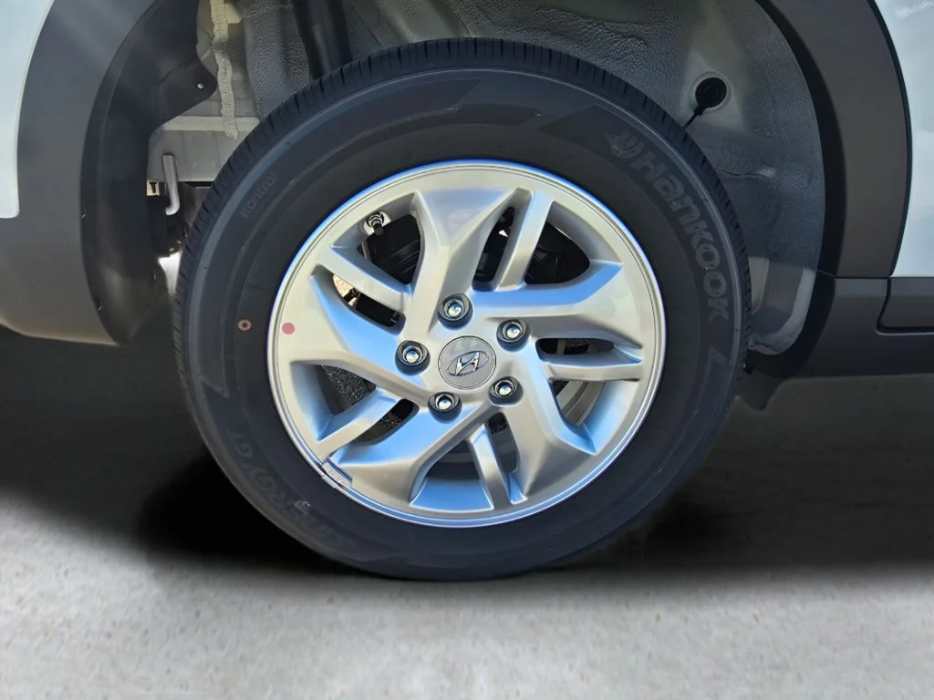Used 2026 Lunar White Hyundai SE image 11