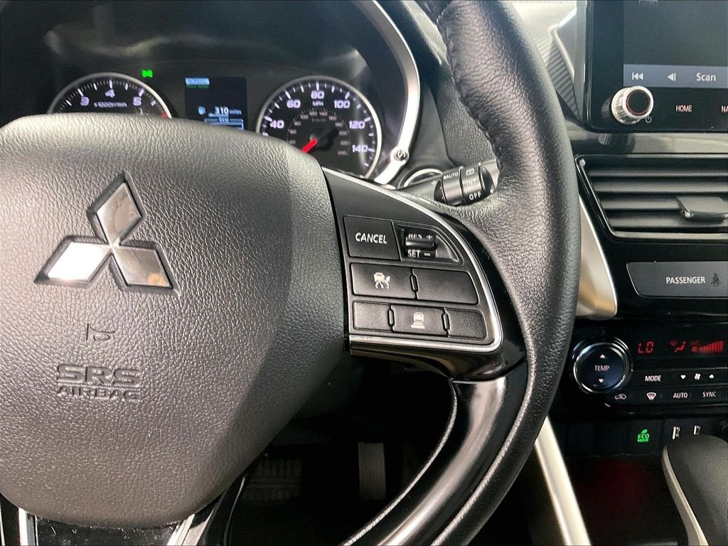 Used 2024 Silver Mitsubishi SE image 23
