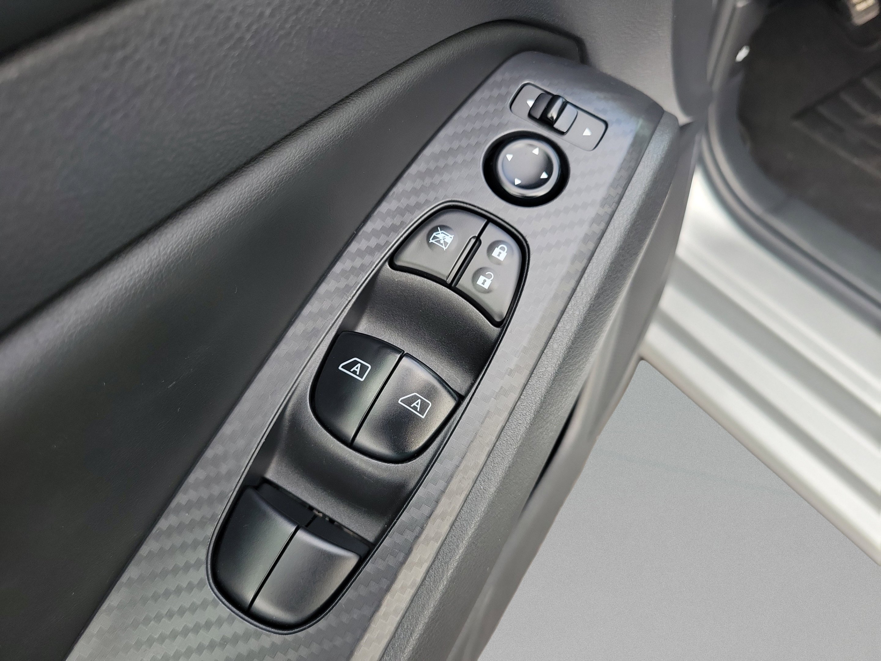 Used 2025 Brilliant Silver Metallic Nissan 2.5 SV image 13