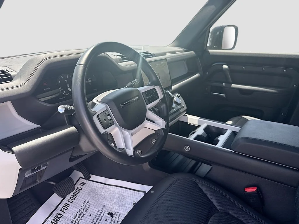 Used 2025  Land Rover S image 10