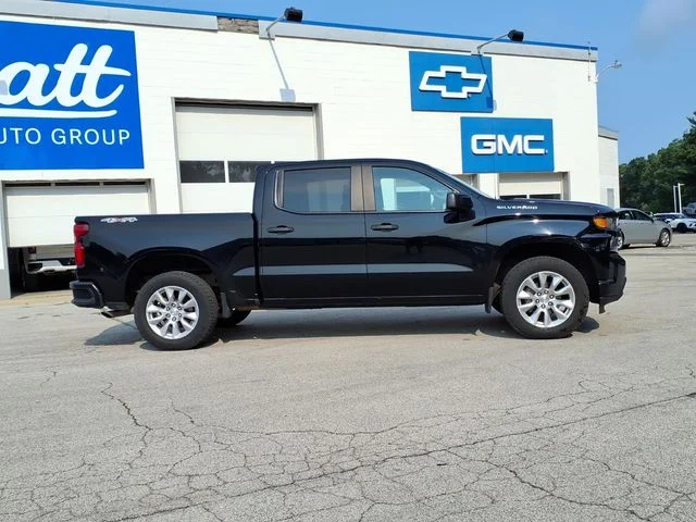 Used 2020 Black Chevrolet Custom image 9