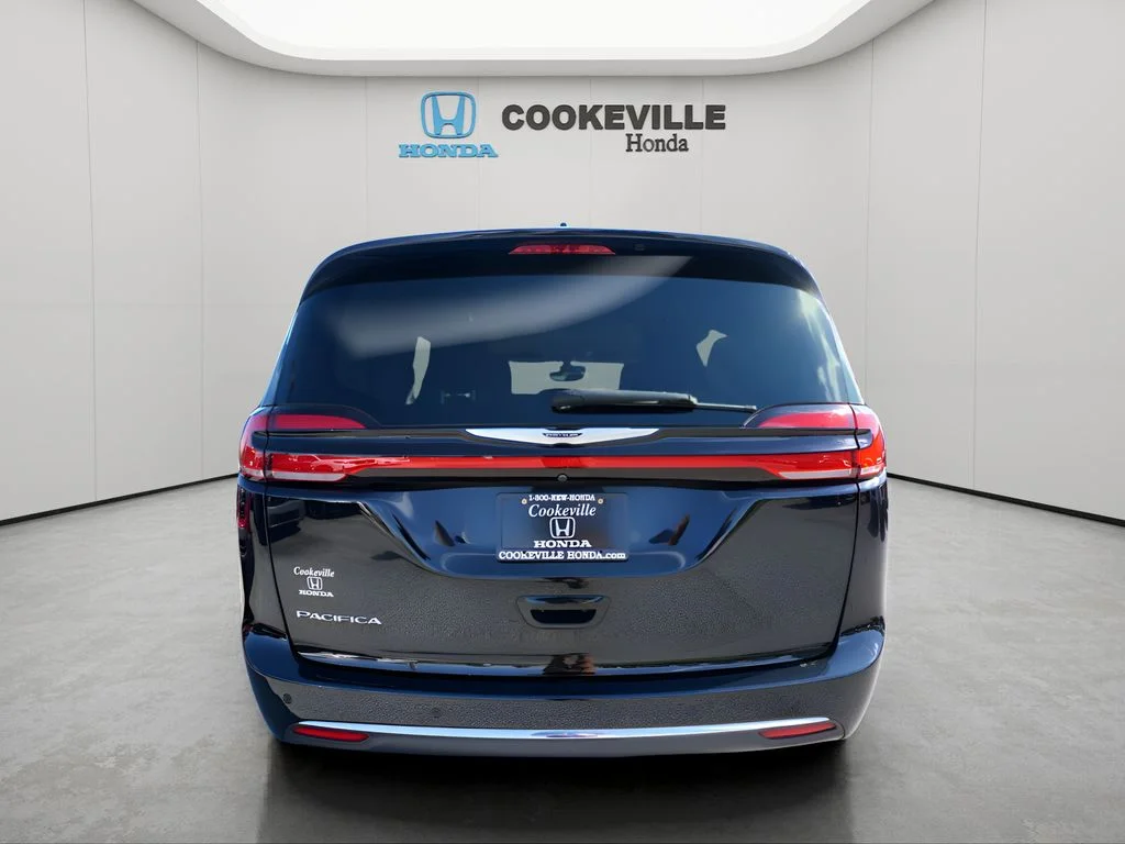 Used 2024 Diamond Black Chrysler Touring L image 6