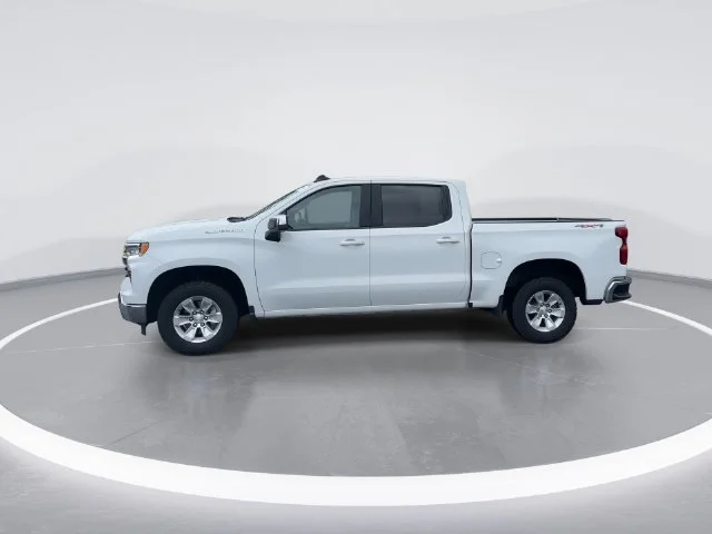 Used 2022 White Chevrolet LT image 4