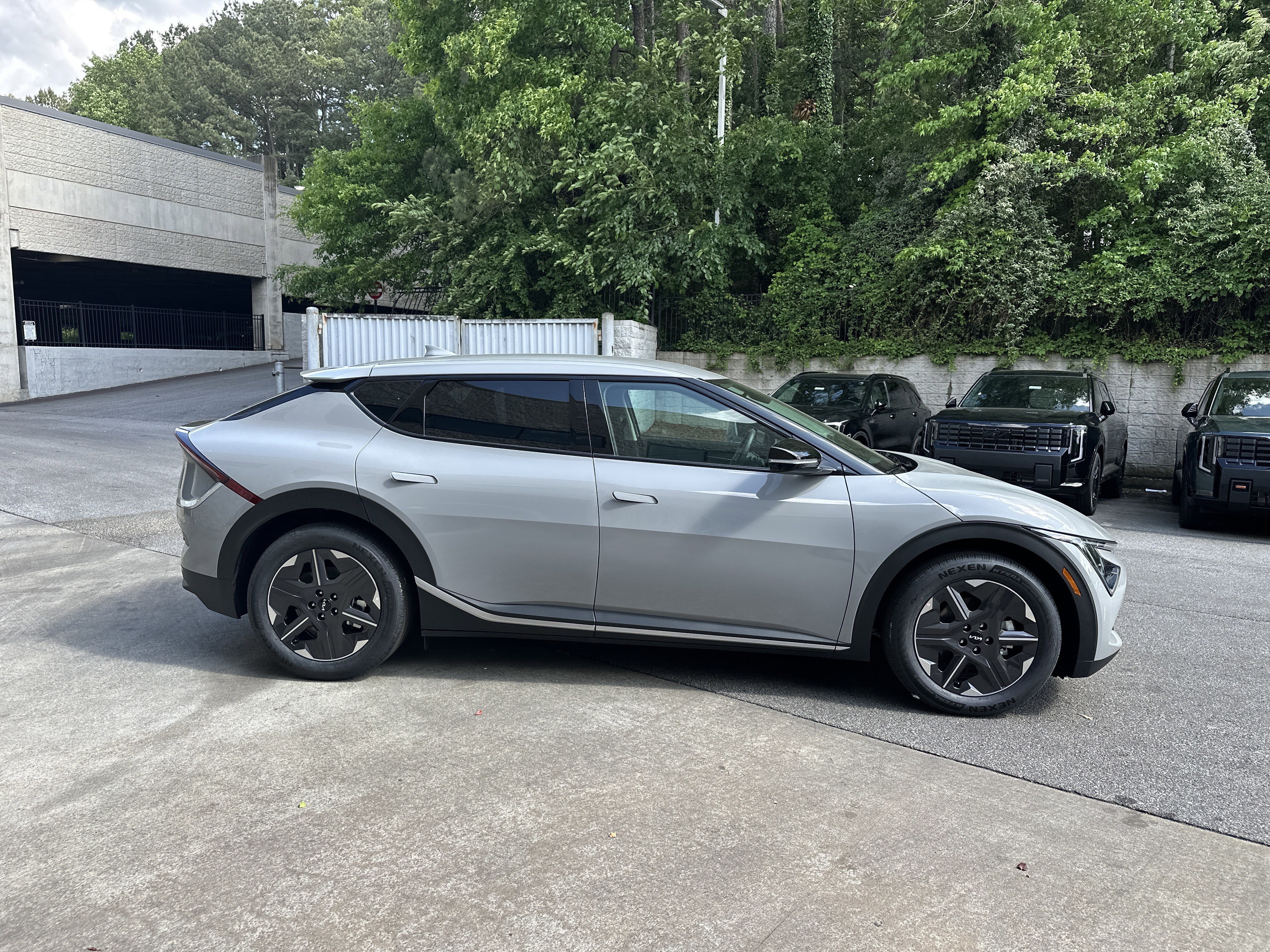 New 2026 Wolf Gray Kia LIGHT image 5