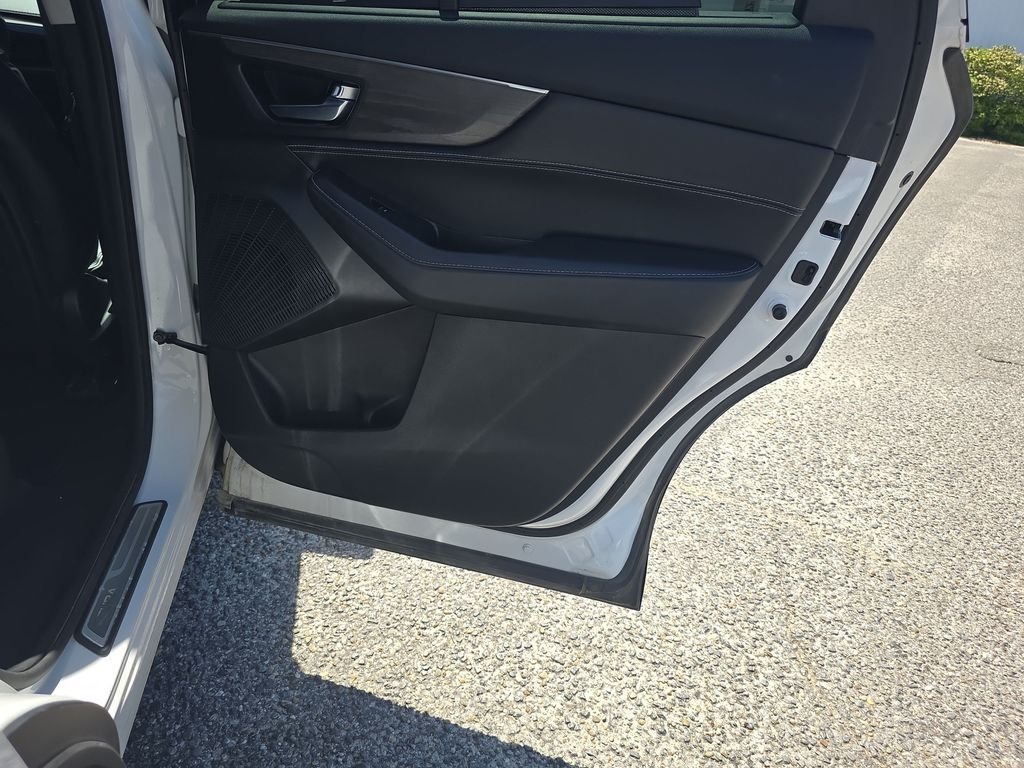 Used 2023  Acura Advance image 32