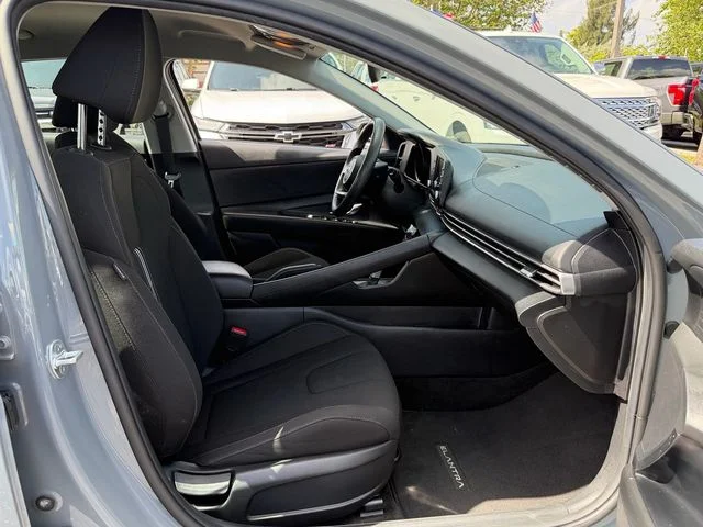 Used 2022 Gray Hyundai SEL image 16
