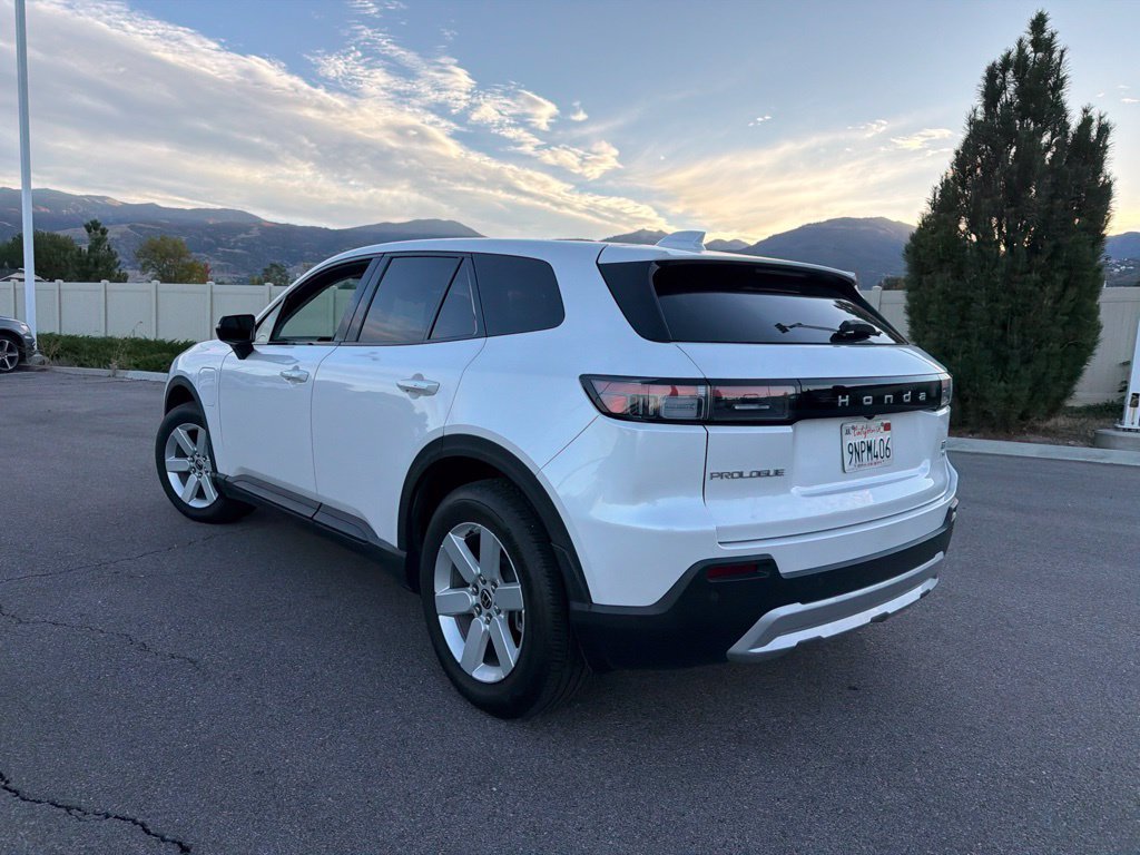 Used 2024 White Honda EX image 9