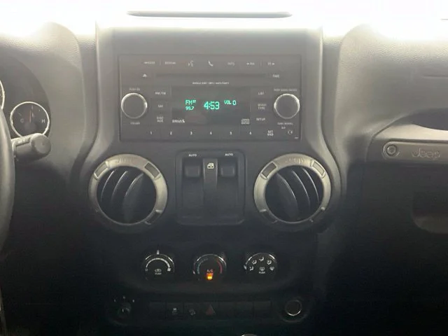 Used 2014 Red Jeep Sport image 8