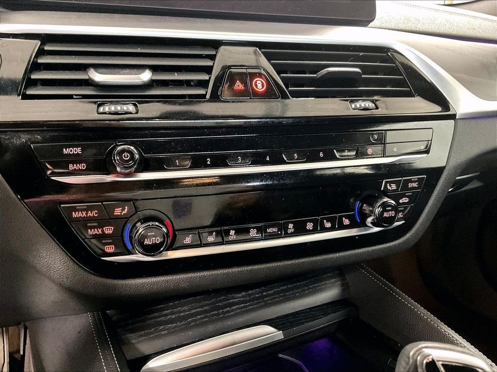 Used 2022 Black BMW M550i xDrive image 26