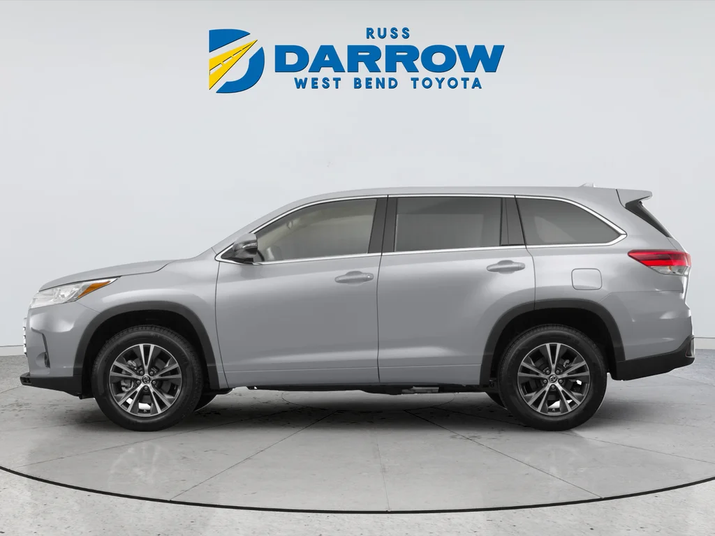 Used 2017  Toyota XLE image 2
