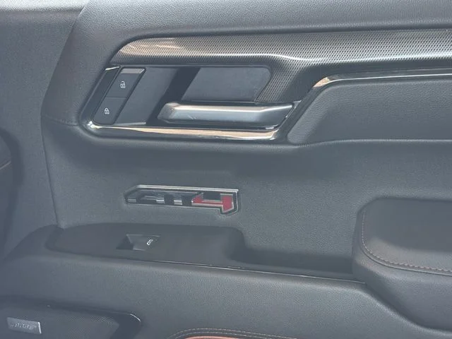 Used 2025 White GMC AT4 image 26