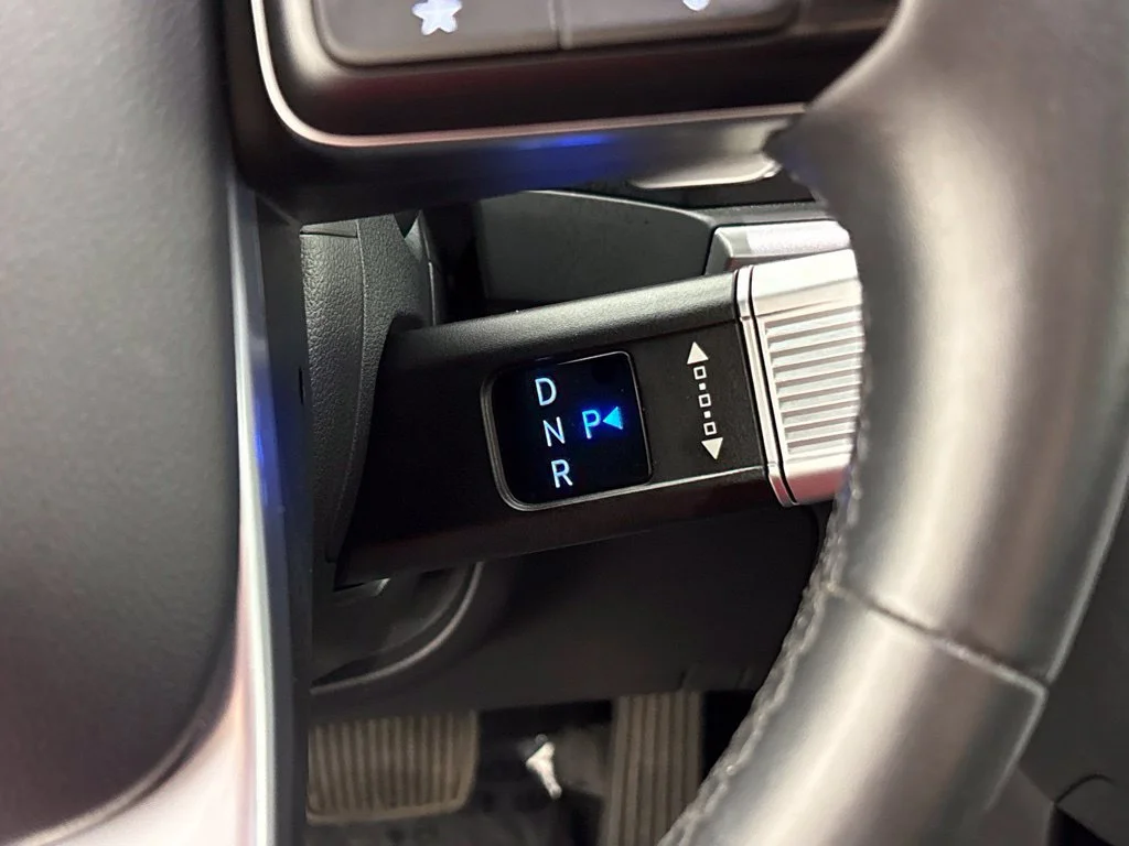 Used 2025 Blue Hyundai SEL image 34