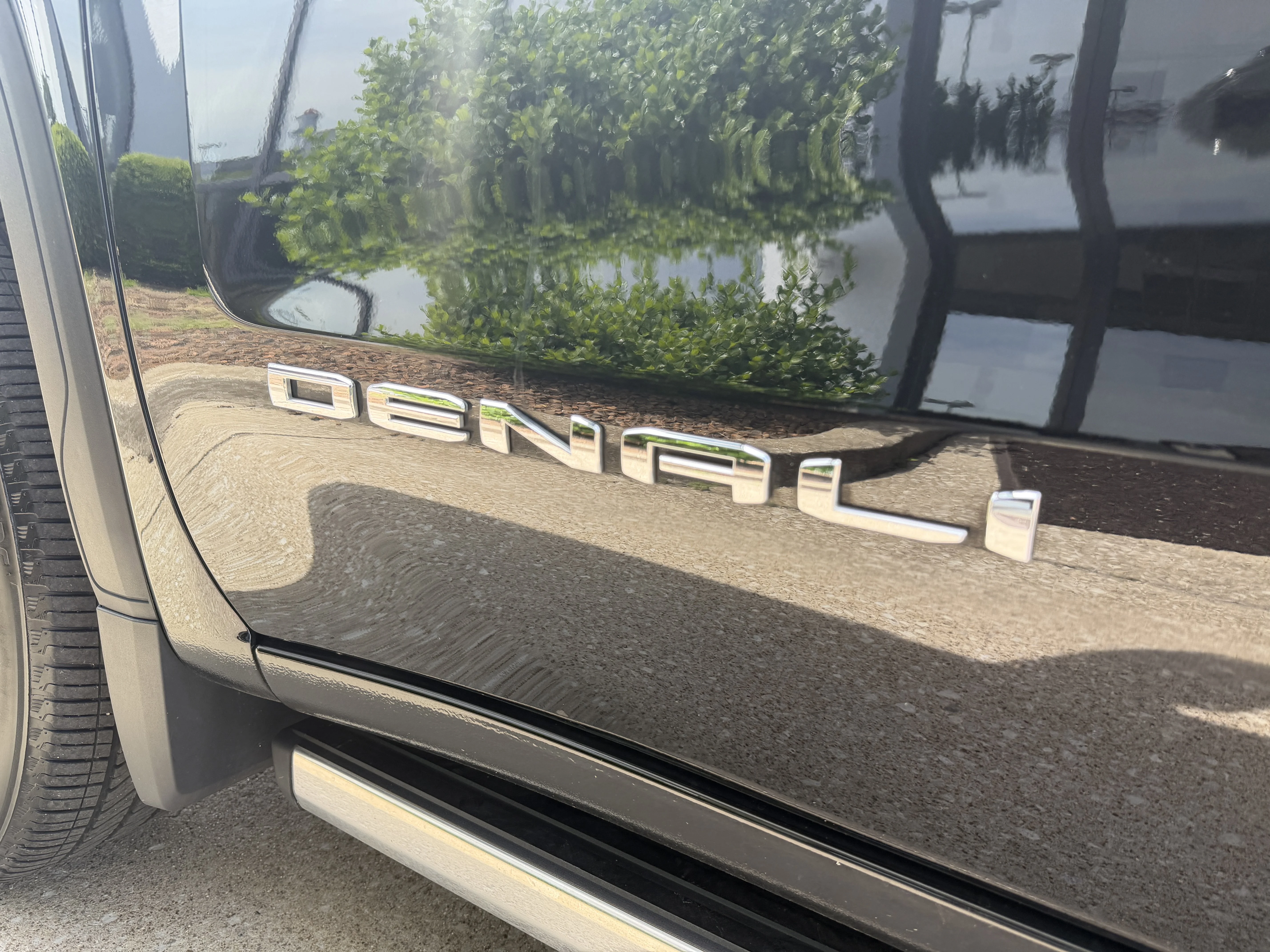 Used 2024 Onyx Black GMC Denali image 15